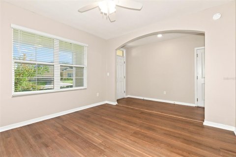 House in Zephyrhills, Florida 4 bedrooms, 225.94 sq.m. № 2349264 - photo 2