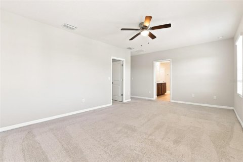House in Zephyrhills, Florida 4 bedrooms, 225.94 sq.m. № 2349264 - photo 10