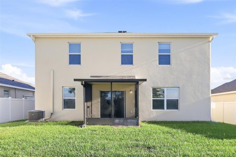House in Zephyrhills, Florida 4 bedrooms, 225.94 sq.m. № 2349264 - photo 18
