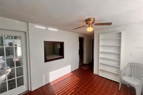 Casa en alquiler en Orlando, Florida, 2 dormitorios, 102.19 m2 № 1899490 - foto 16