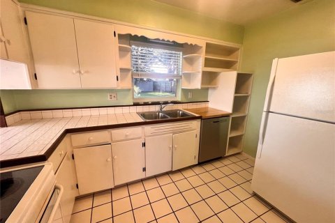Casa en alquiler en Orlando, Florida, 2 dormitorios, 102.19 m2 № 1899490 - foto 7