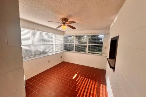 Casa en alquiler en Orlando, Florida, 2 dormitorios, 102.19 m2 № 1899490 - foto 15