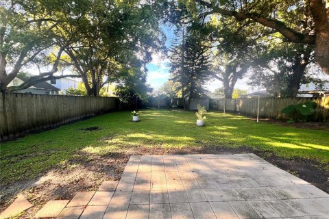 Casa en alquiler en Orlando, Florida, 2 dormitorios, 102.19 m2 № 1899490 - foto 17