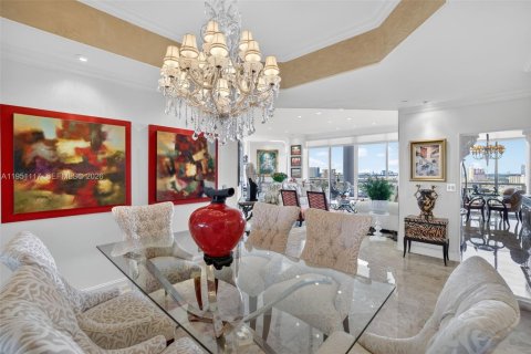 Condo in Aventura, Florida, 3 bedrooms  № 2009755 - photo 26