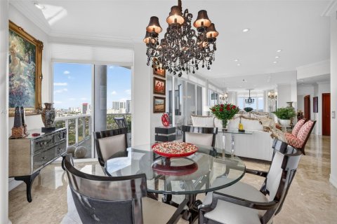 Condo in Aventura, Florida, 3 bedrooms  № 2009755 - photo 16