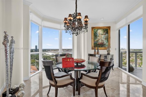 Condo in Aventura, Florida, 3 bedrooms  № 2009755 - photo 19