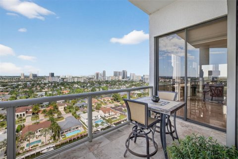 Condo in Aventura, Florida, 3 bedrooms  № 2009755 - photo 22