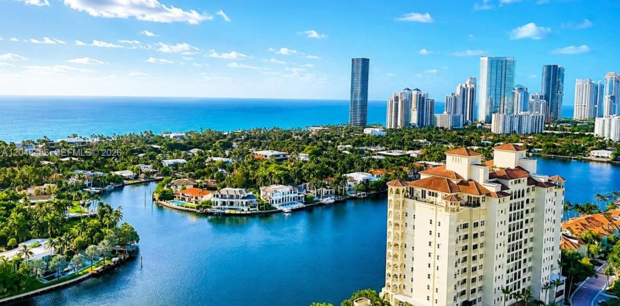 Condo in Aventura, Florida, 3 bedrooms № 2241900