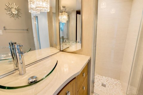 Condo in Aventura, Florida, 3 bedrooms № 2241900 - photo 13