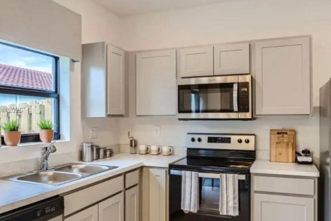 Adosado en alquiler en Florida City, Florida, 3 dormitorios, 127.83 m2 № 1959535 - foto 2