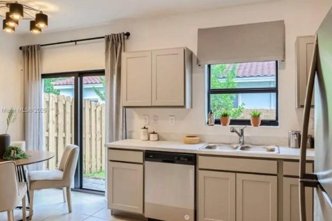 Adosado en alquiler en Florida City, Florida, 3 dormitorios, 127.83 m2 № 1959535 - foto 3