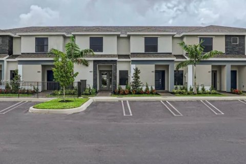 Adosado en alquiler en Florida City, Florida, 3 dormitorios, 127.83 m2 № 1959535 - foto 1