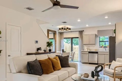 Adosado en alquiler en Florida City, Florida, 3 dormitorios, 127.83 m2 № 1959535 - foto 5