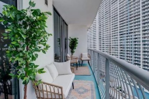 Снять в аренду кондоминиум в Майами, Флорида 1 спальня, 73.49м2, № 2033062 - фото 28