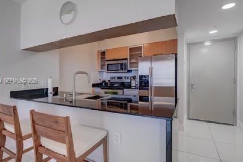 Снять в аренду кондоминиум в Майами, Флорида 1 спальня, 73.49м2, № 2033062 - фото 3