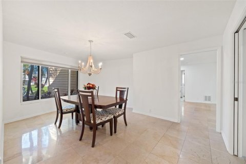 Casa en alquiler en Tampa, Florida, 4 dormitorios, 260.22 m2 № 1906748 - foto 13