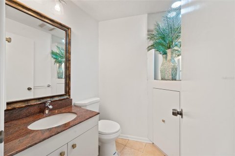 Casa en alquiler en Tampa, Florida, 4 dormitorios, 260.22 m2 № 1906748 - foto 15