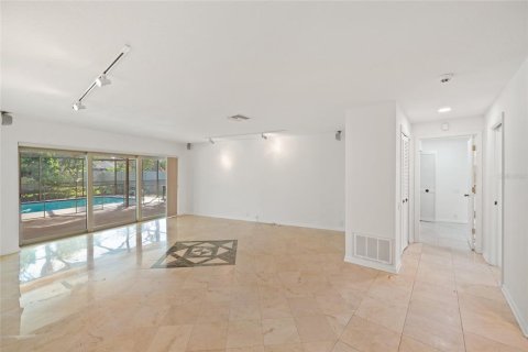 Casa en alquiler en Tampa, Florida, 4 dormitorios, 260.22 m2 № 1906748 - foto 10