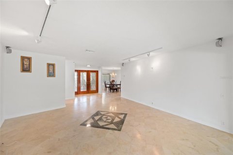 Casa en alquiler en Tampa, Florida, 4 dormitorios, 260.22 m2 № 1906748 - foto 12