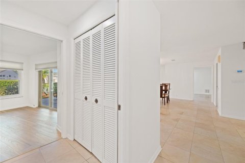 Casa en alquiler en Tampa, Florida, 4 dormitorios, 260.22 m2 № 1906748 - foto 18