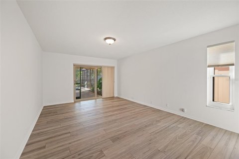 Casa en alquiler en Tampa, Florida, 4 dormitorios, 260.22 m2 № 1906748 - foto 24