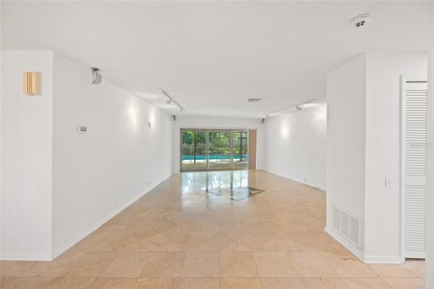 Casa en alquiler en Tampa, Florida, 4 dormitorios, 260.22 m2 № 1906748 - foto 9