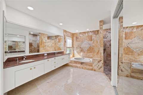 Casa en alquiler en Tampa, Florida, 4 dormitorios, 260.22 m2 № 1906748 - foto 19