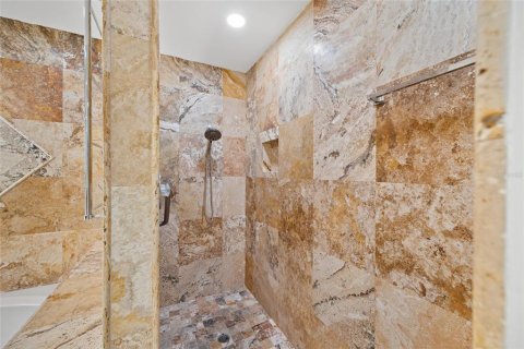 Casa en alquiler en Tampa, Florida, 4 dormitorios, 260.22 m2 № 1906748 - foto 23