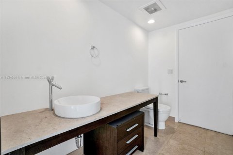 Купить кондоминиум в Майами, Флорида 2 спальни, 121.98м2, № 1958002 - фото 22