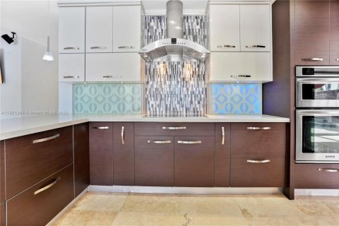 Casa en venta en North Miami, Florida, 3 dormitorios, 213.21 m2 № 1975744 - foto 6