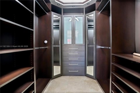 Casa en venta en North Miami, Florida, 3 dormitorios, 213.21 m2 № 1975744 - foto 23