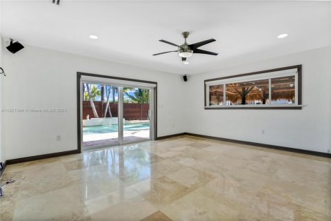 Casa en venta en North Miami, Florida, 3 dormitorios, 213.21 m2 № 1975744 - foto 21