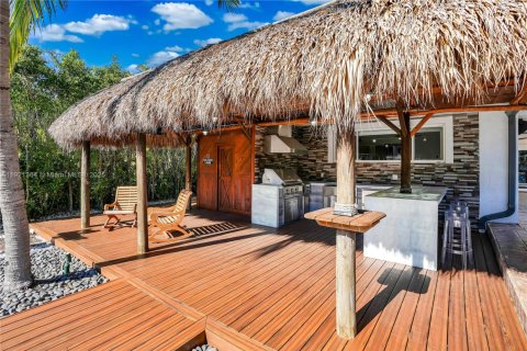 Casa en venta en North Miami, Florida, 3 dormitorios, 213.21 m2 № 1975744 - foto 13