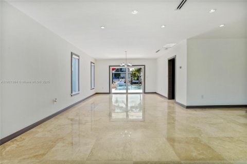 Casa en venta en North Miami, Florida, 3 dormitorios, 213.21 m2 № 1975744 - foto 16