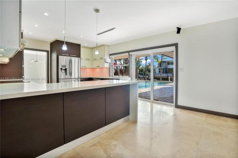 Casa en venta en North Miami, Florida, 3 dormitorios, 213.21 m2 № 1975744 - foto 10