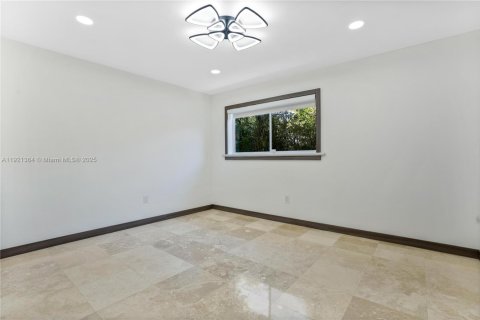 Casa en venta en North Miami, Florida, 3 dormitorios, 213.21 m2 № 1975744 - foto 30