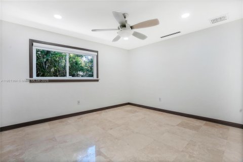 Casa en venta en North Miami, Florida, 3 dormitorios, 213.21 m2 № 1975744 - foto 29
