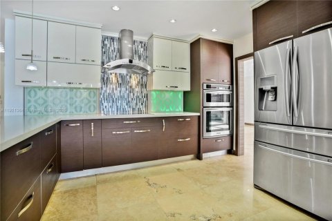 Casa en venta en North Miami, Florida, 3 dormitorios, 213.21 m2 № 1975744 - foto 5
