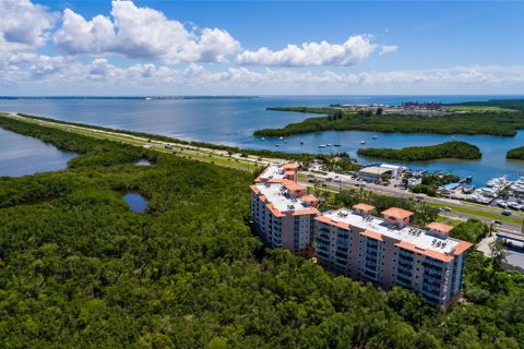 Condo in Saint Petersburg, Florida, 3 bedrooms  № 1911904 - photo 2