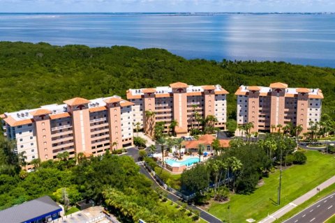 Condo in Saint Petersburg, Florida, 3 bedrooms  № 1911904 - photo 1