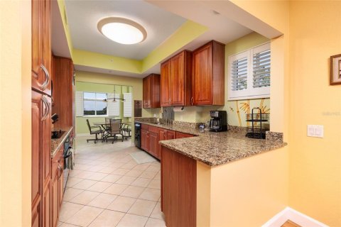 Condo in Saint Petersburg, Florida, 3 bedrooms  № 1911904 - photo 17