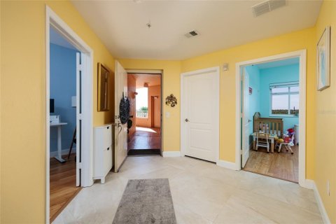 Condo in Saint Petersburg, Florida, 3 bedrooms  № 1911904 - photo 6