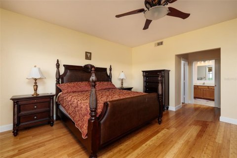 Condo in Saint Petersburg, Florida, 3 bedrooms  № 1911904 - photo 22