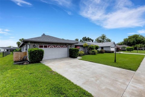 Villa ou maison à vendre à Bradenton, Floride: 3 chambres, 161.84 m2 № 1916336 - photo 2