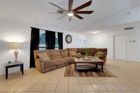 Villa ou maison à vendre à Bradenton, Floride: 3 chambres, 161.84 m2 № 1916336 - photo 5