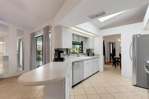 Villa ou maison à vendre à Bradenton, Floride: 3 chambres, 161.84 m2 № 1916336 - photo 9
