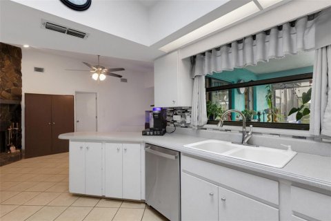 Villa ou maison à vendre à Bradenton, Floride: 3 chambres, 161.84 m2 № 1916336 - photo 12