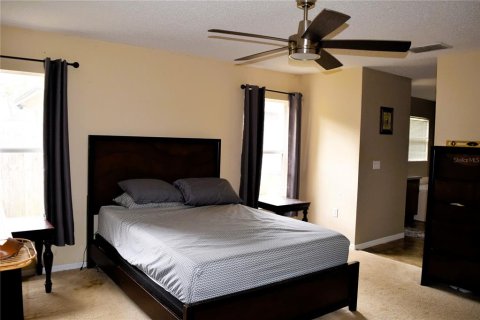 Villa ou maison à vendre à Deltona, Floride: 4 chambres, 216.09 m2 № 2425831 - photo 12