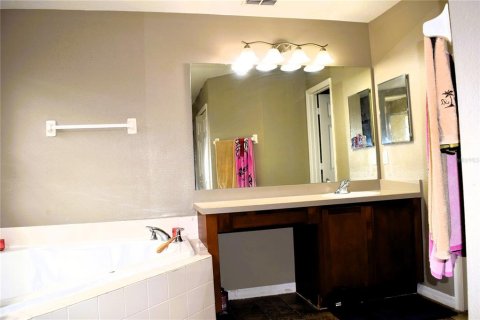 Villa ou maison à vendre à Deltona, Floride: 4 chambres, 216.09 m2 № 2425831 - photo 14
