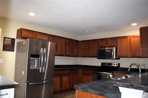 Villa ou maison à vendre à Deltona, Floride: 4 chambres, 216.09 m2 № 2425831 - photo 3